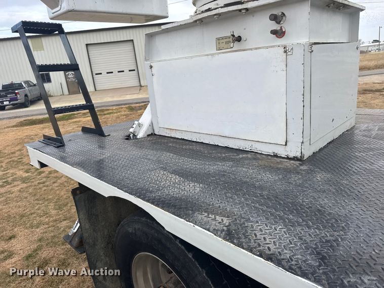 image for item EU6411 1999 GMC C7500 bucket truck