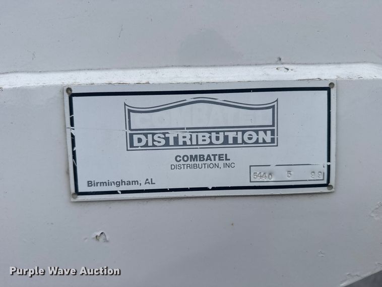 image for item EU6411 1999 GMC C7500 bucket truck