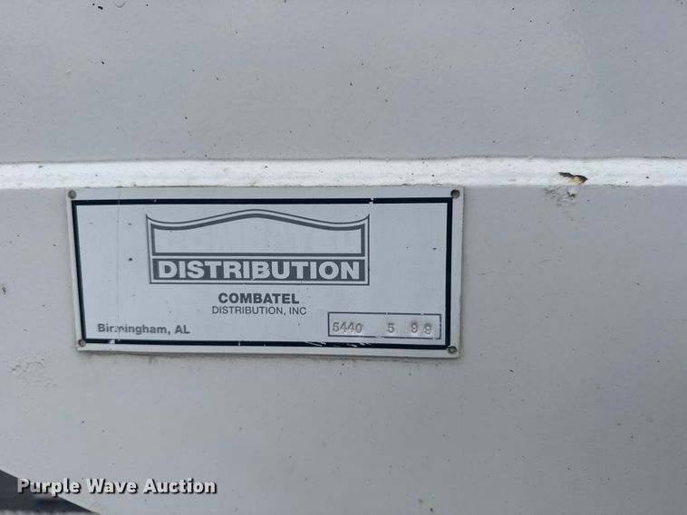 image for item EU6411 1999 GMC C7500 bucket truck