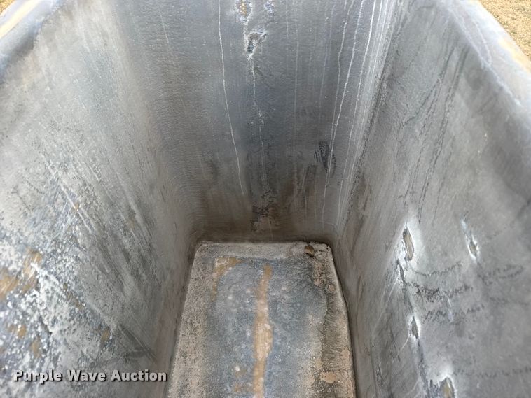 image for item EU6411 1999 GMC C7500 bucket truck