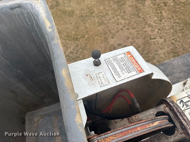 image for item EU6411 1999 GMC C7500 bucket truck