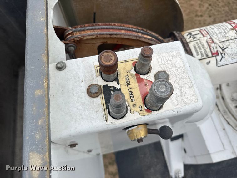 image for item EU6411 1999 GMC C7500 bucket truck