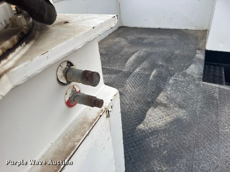 image for item EU6411 1999 GMC C7500 bucket truck