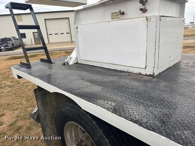 image for item EU6411 1999 GMC C7500 bucket truck