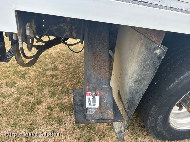 image for item EU6411 1999 GMC C7500 bucket truck