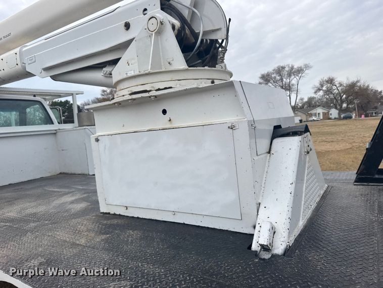 image for item EU6411 1999 GMC C7500 bucket truck