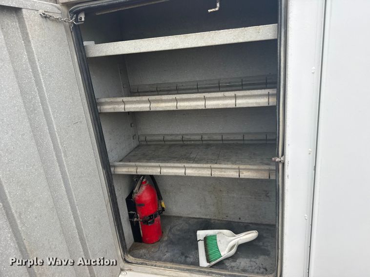 image for item EU6411 1999 GMC C7500 bucket truck