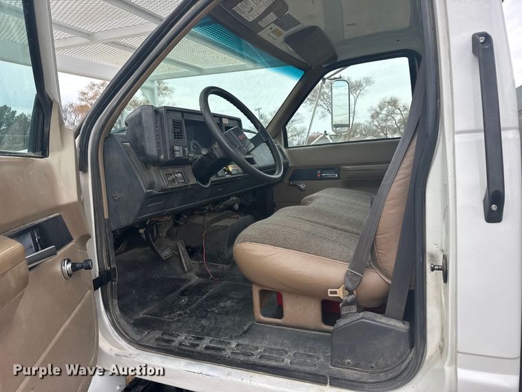 image for item EU6411 1999 GMC C7500 bucket truck