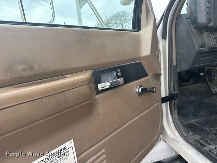 image for item EU6411 1999 GMC C7500 bucket truck