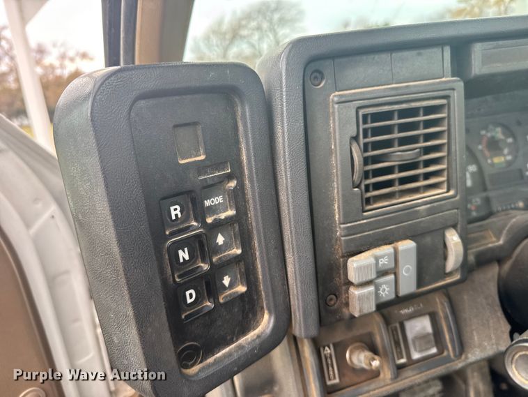 image for item EU6411 1999 GMC C7500 bucket truck