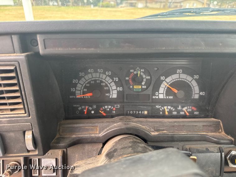 image for item EU6411 1999 GMC C7500 bucket truck