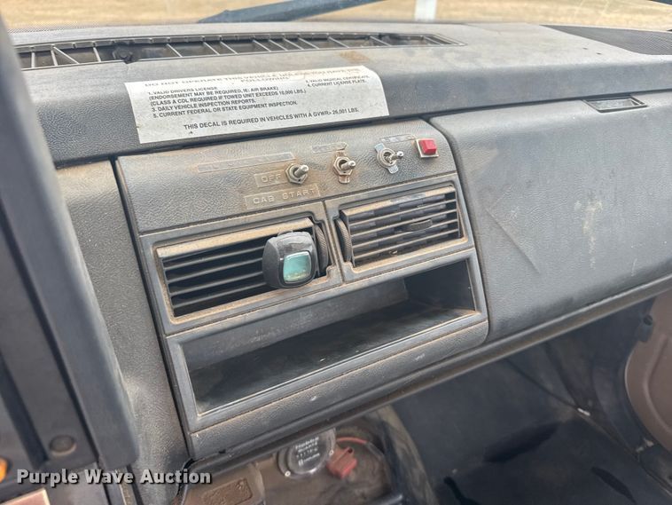 image for item EU6411 1999 GMC C7500 bucket truck