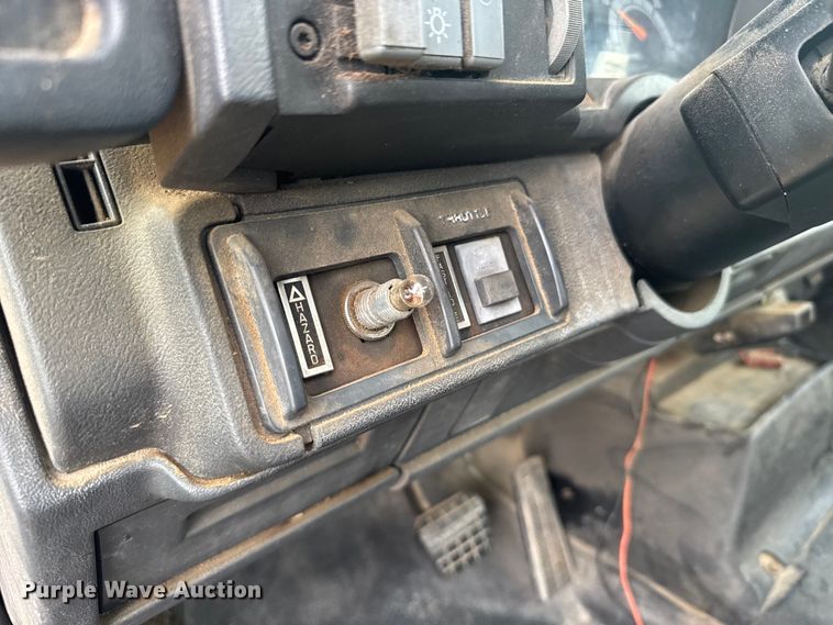 image for item EU6411 1999 GMC C7500 bucket truck