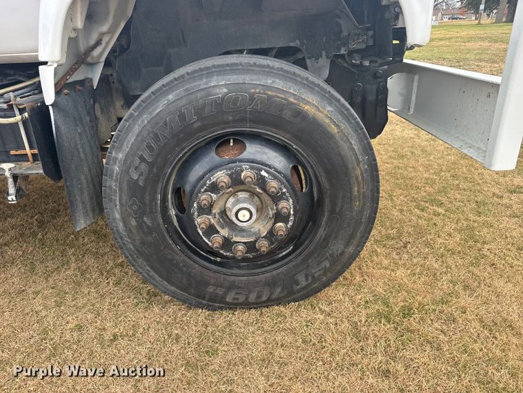 image for item EU6411 1999 GMC C7500 bucket truck