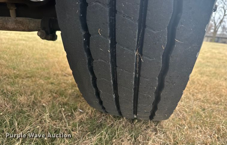 image for item EU6411 1999 GMC C7500 bucket truck