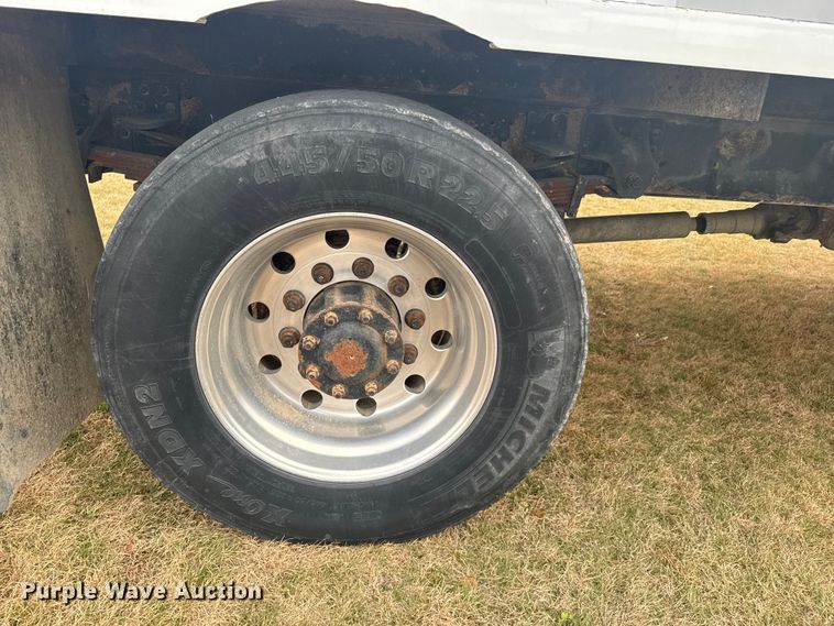 image for item EU6411 1999 GMC C7500 bucket truck