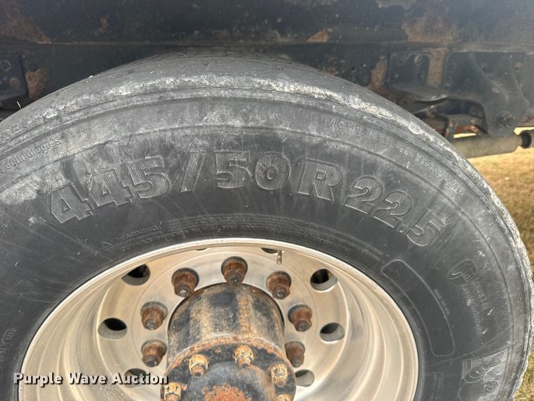 image for item EU6411 1999 GMC C7500 bucket truck