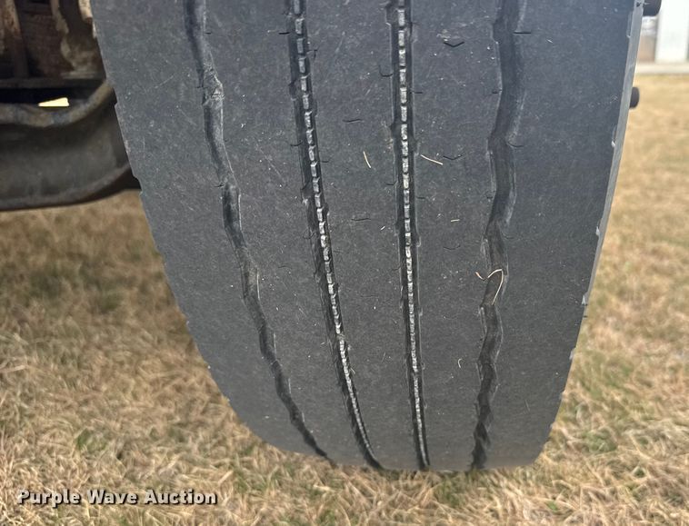 image for item EU6411 1999 GMC C7500 bucket truck