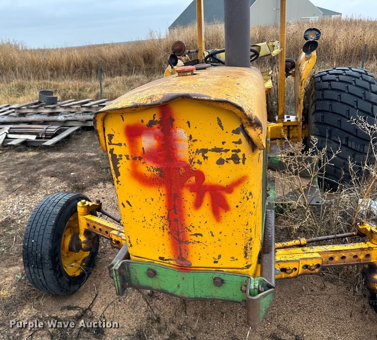 image for item EU6414 1974 John Deere 401B tractor