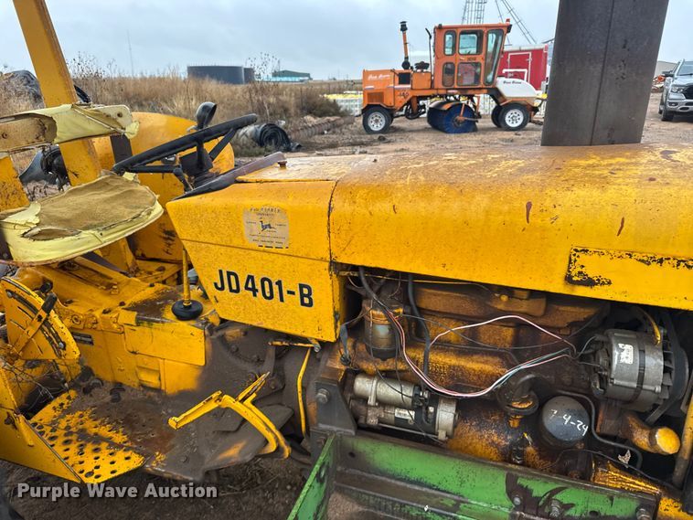 image for item EU6414 1974 John Deere 401B tractor
