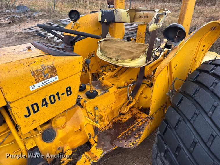image for item EU6414 1974 John Deere 401B tractor