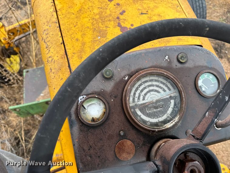 image for item EU6414 1974 John Deere 401B tractor