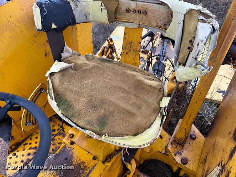 image for item EU6414 1974 John Deere 401B tractor