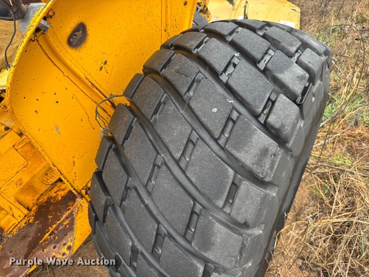 image for item EU6414 1974 John Deere 401B tractor