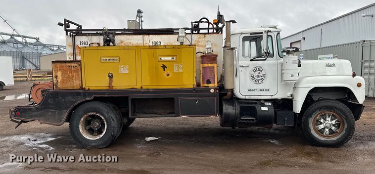 image for item EU6415 1980 Mack fuel / lube truck