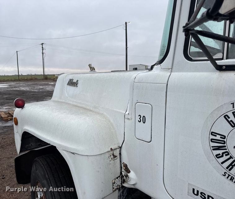 image for item EU6415 1980 Mack fuel / lube truck