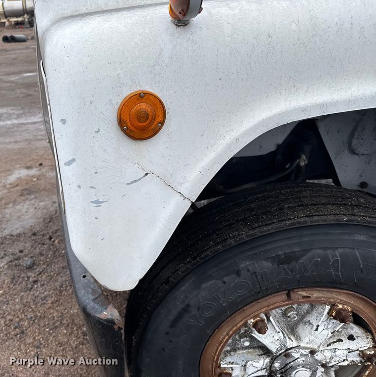 image for item EU6415 1980 Mack fuel / lube truck