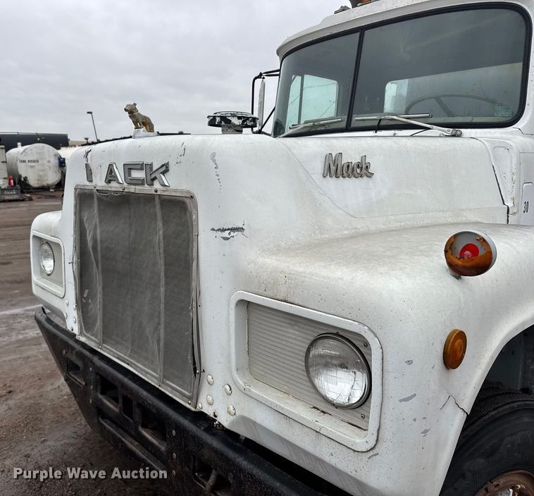 image for item EU6415 1980 Mack fuel / lube truck