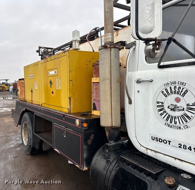 image for item EU6415 1980 Mack fuel / lube truck