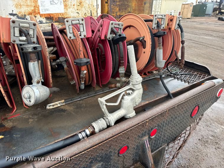 image for item EU6415 1980 Mack fuel / lube truck