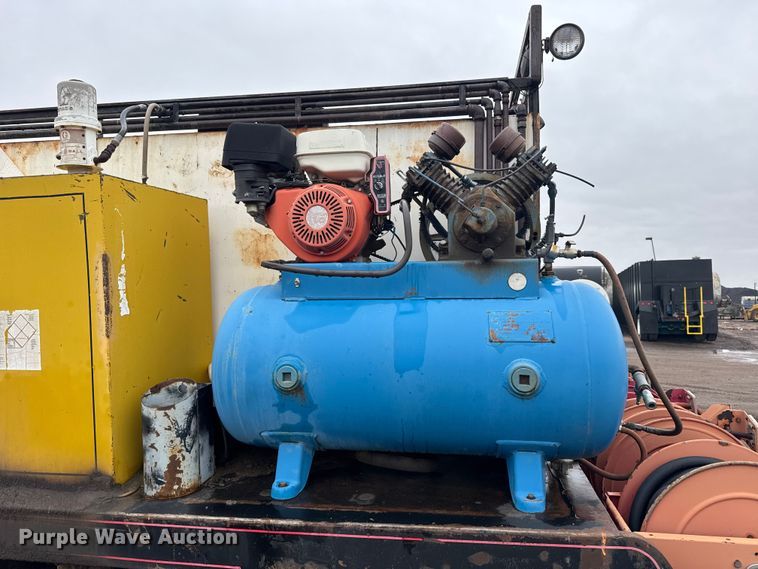 image for item EU6415 1980 Mack fuel / lube truck