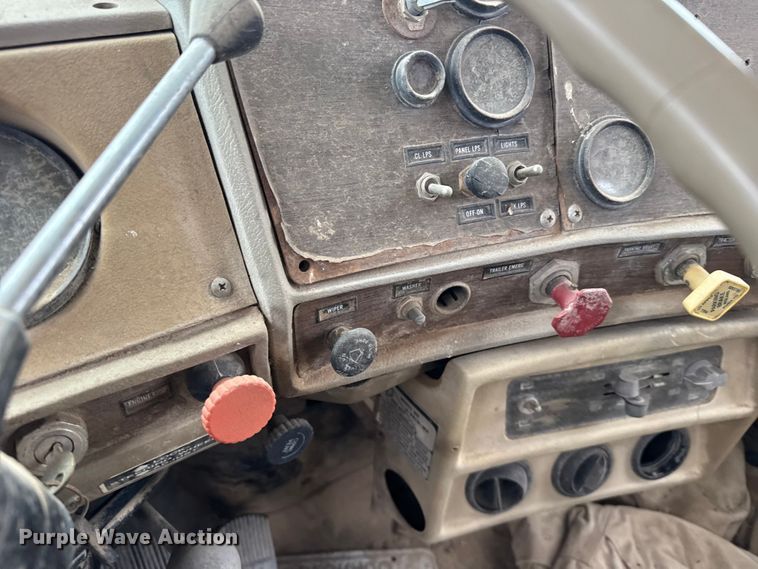 image for item EU6415 1980 Mack fuel / lube truck