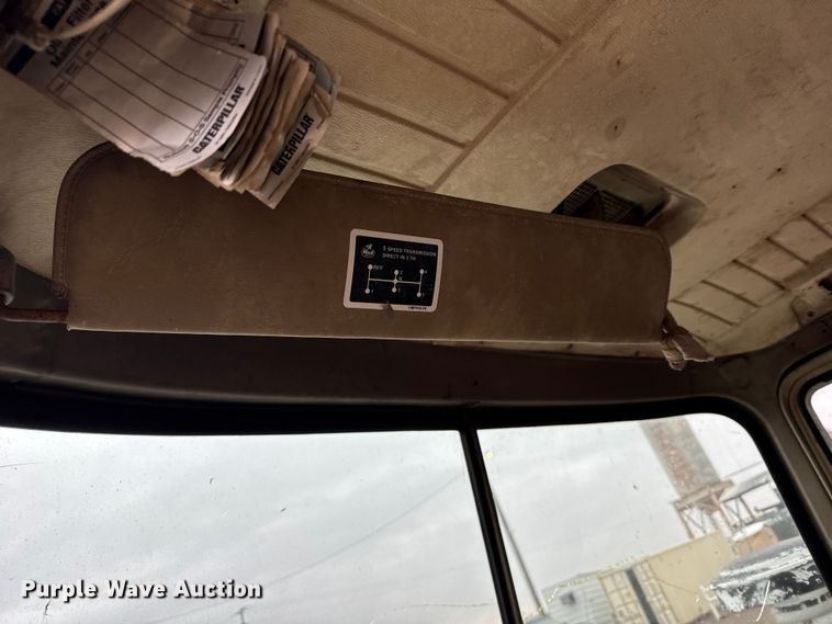 image for item EU6415 1980 Mack fuel / lube truck