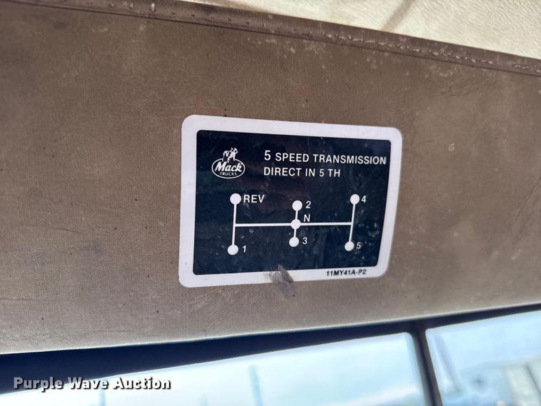 image for item EU6415 1980 Mack fuel / lube truck