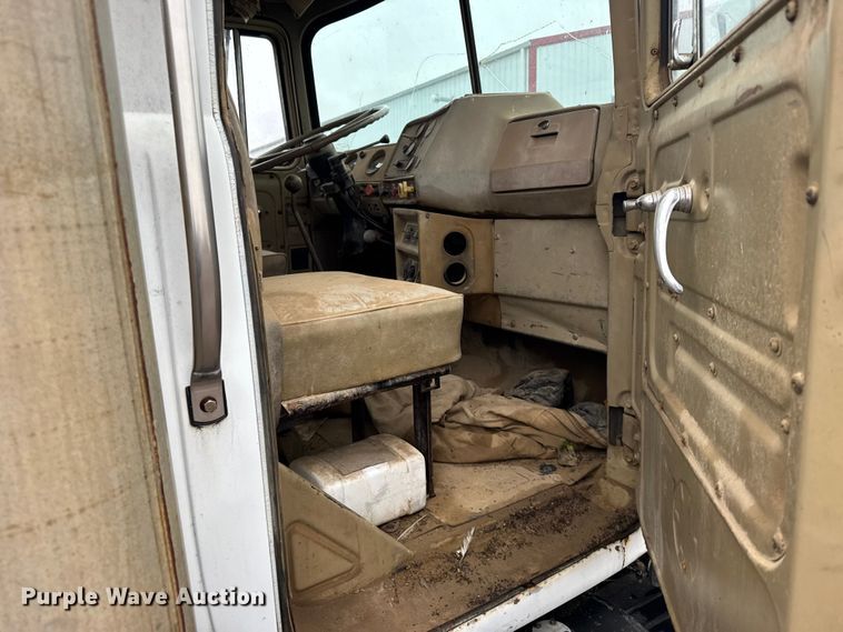 image for item EU6415 1980 Mack fuel / lube truck