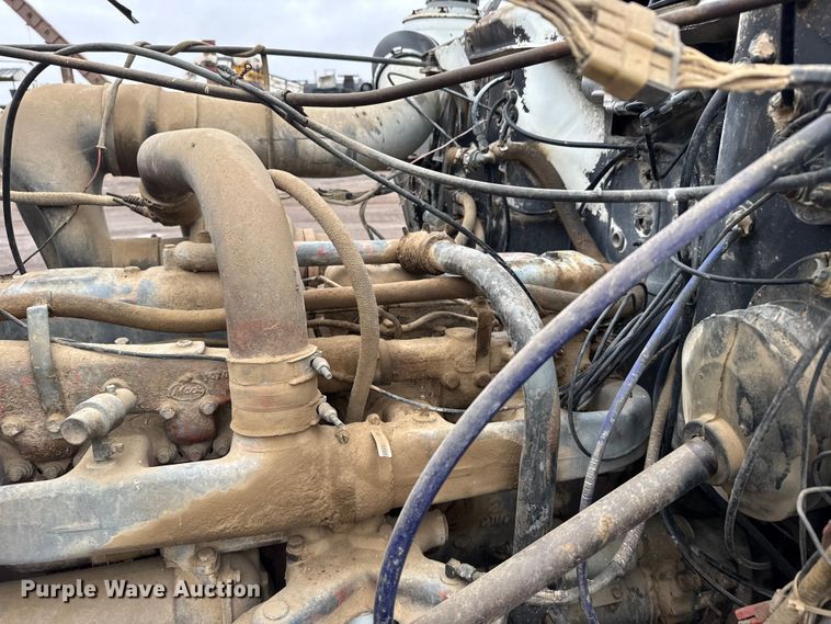 image for item EU6415 1980 Mack fuel / lube truck