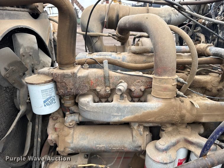 image for item EU6415 1980 Mack fuel / lube truck