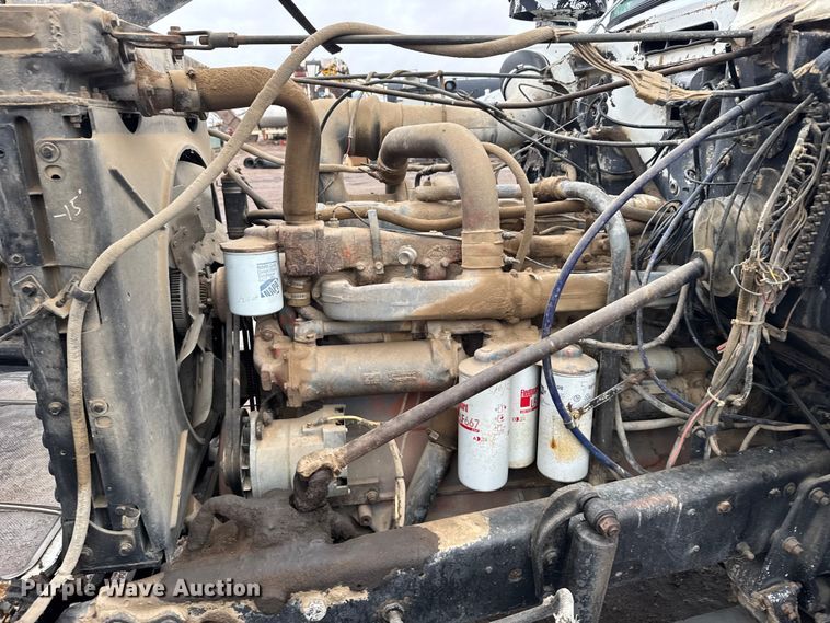 image for item EU6415 1980 Mack fuel / lube truck