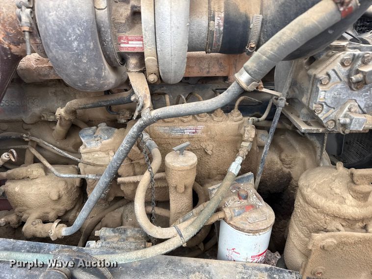 image for item EU6415 1980 Mack fuel / lube truck