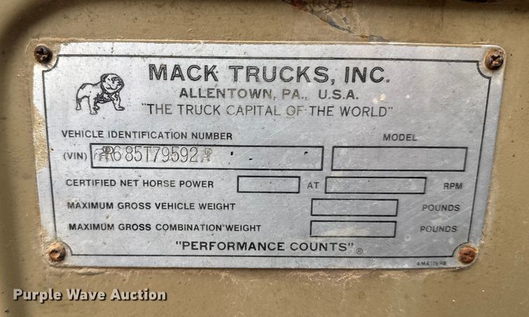 image for item EU6415 1980 Mack fuel / lube truck
