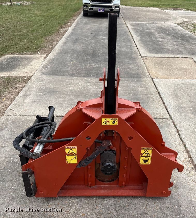 image for item EU7071 2018 Ditch Witch MT12 compact utility loader rock saw