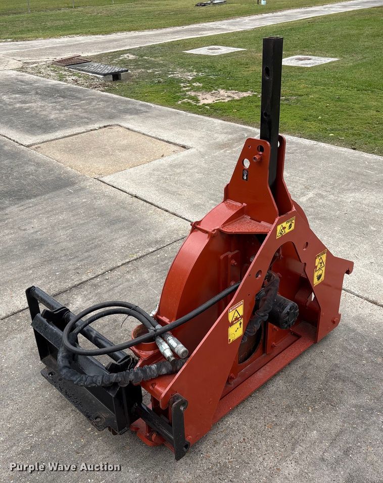 image for item EU7071 2018 Ditch Witch MT12 compact utility loader rock saw