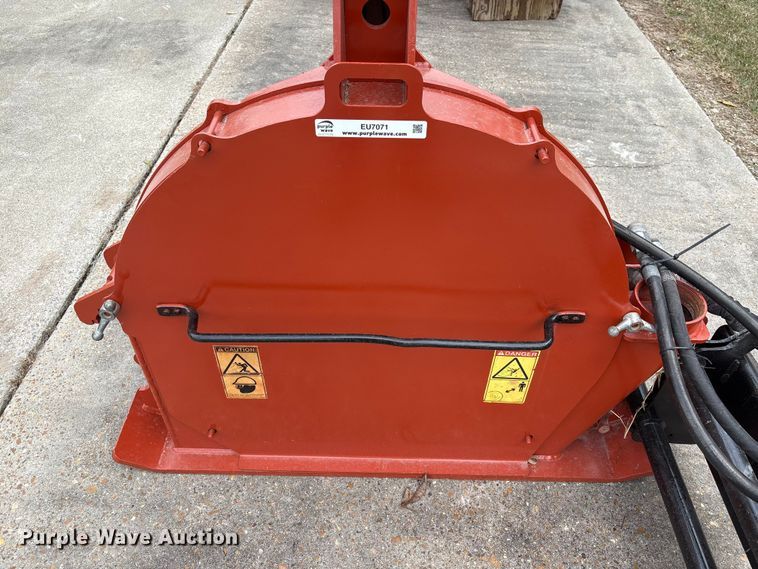 image for item EU7071 2018 Ditch Witch MT12 compact utility loader rock saw