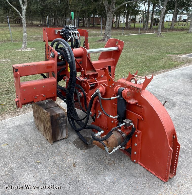 image for item EU7072 2017 Ditch Witch MT12 compact utility loader rock saw