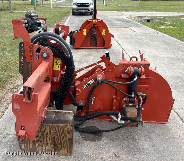 image for item EU7072 2017 Ditch Witch MT12 compact utility loader rock saw