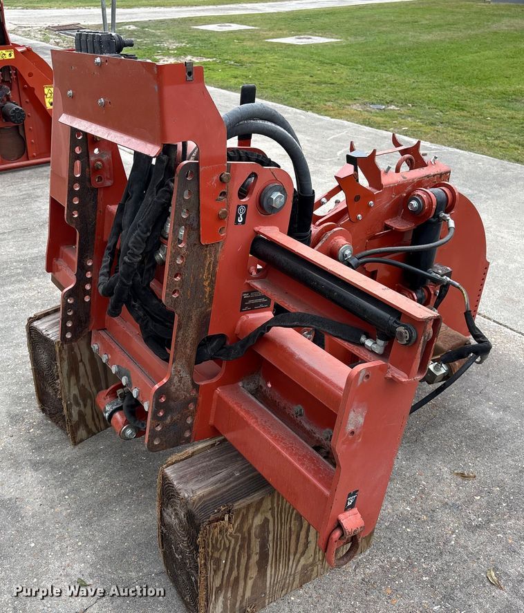 image for item EU7072 2017 Ditch Witch MT12 compact utility loader rock saw